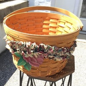 Large longaberger basket 🧺 w/ flower